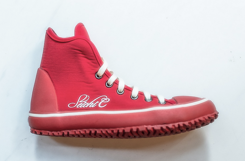 Dive Sneakers High Cut in Red – Squires Sports